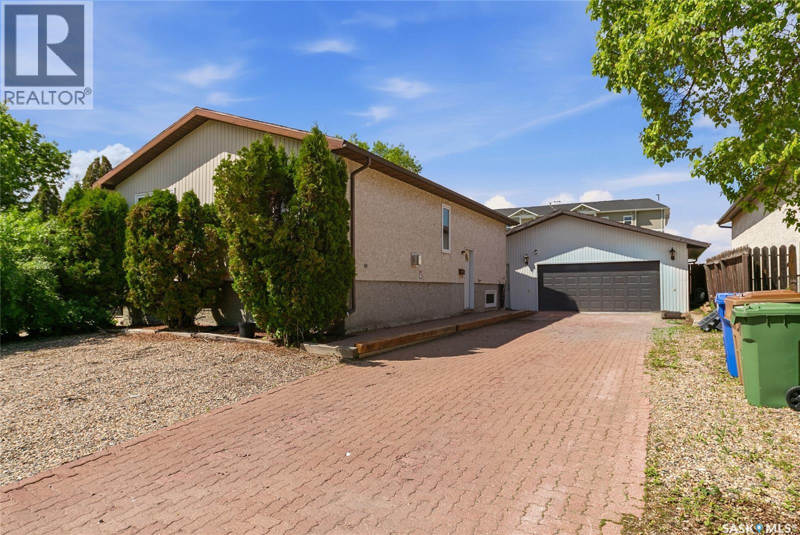 986 Rowell CRESCENT N - photo 2