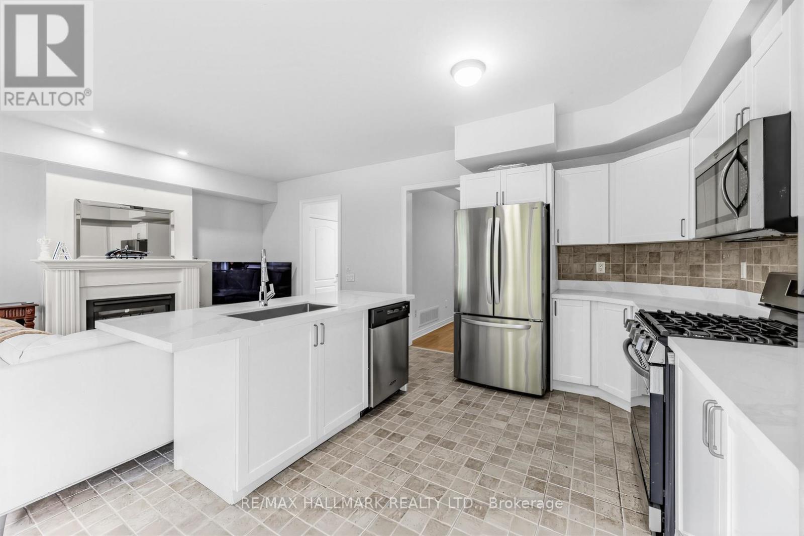 76 WESTBURY COURT - 15
