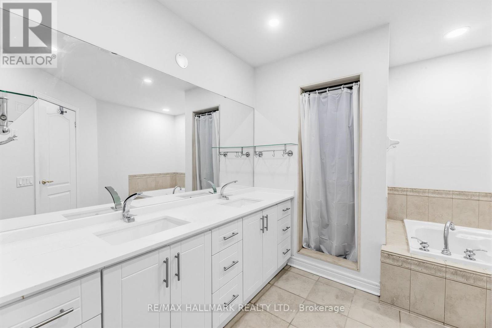 76 WESTBURY COURT - 29
