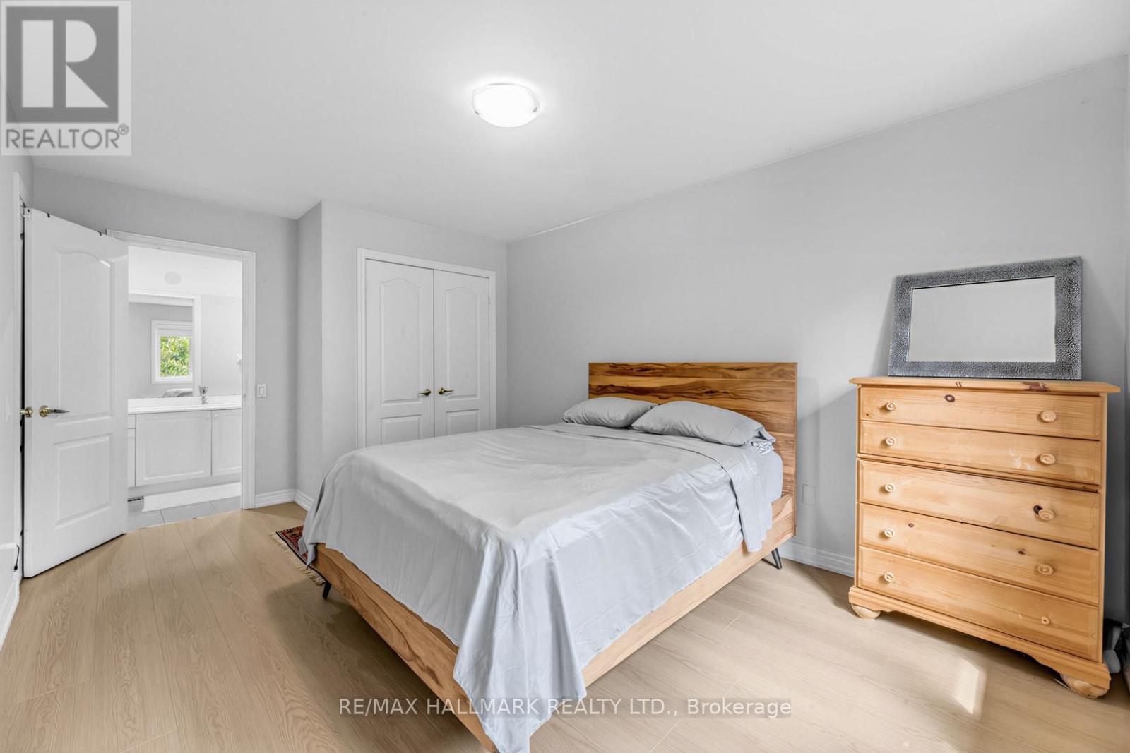 76 WESTBURY COURT - 34