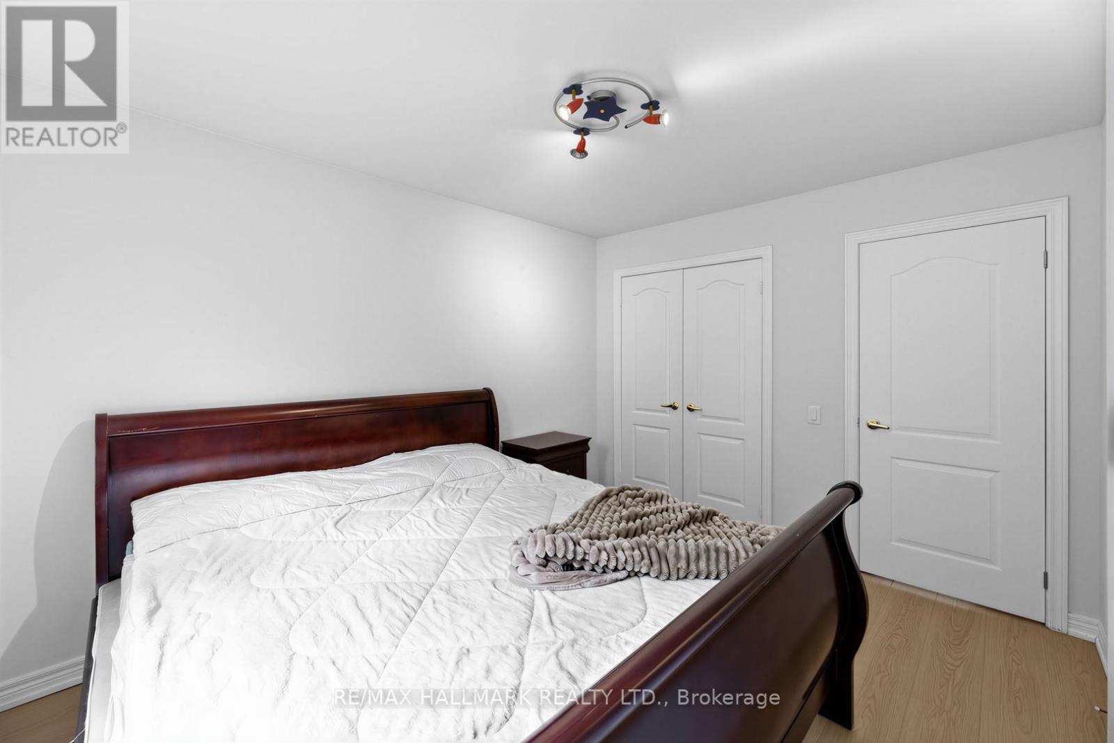 76 WESTBURY COURT - 20