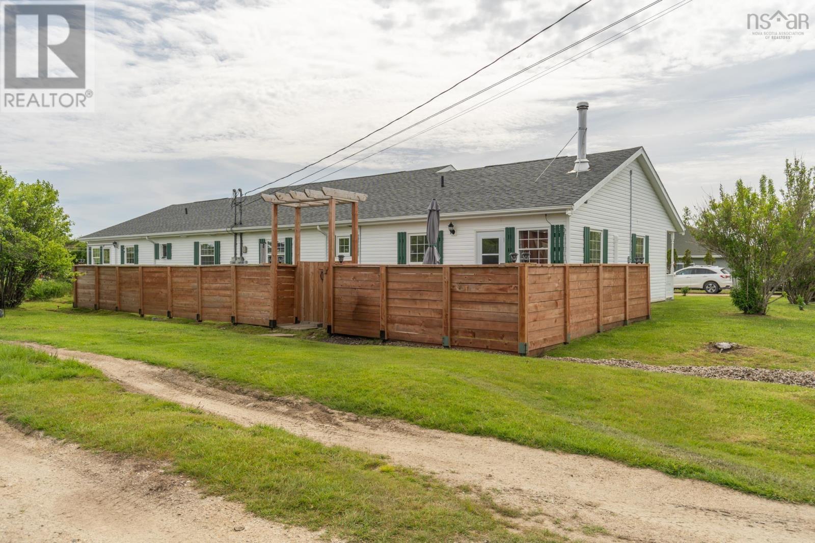 Property 4 of 27 of 109 South East Street