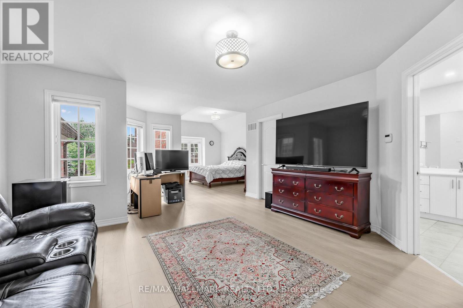 76 WESTBURY COURT - 23