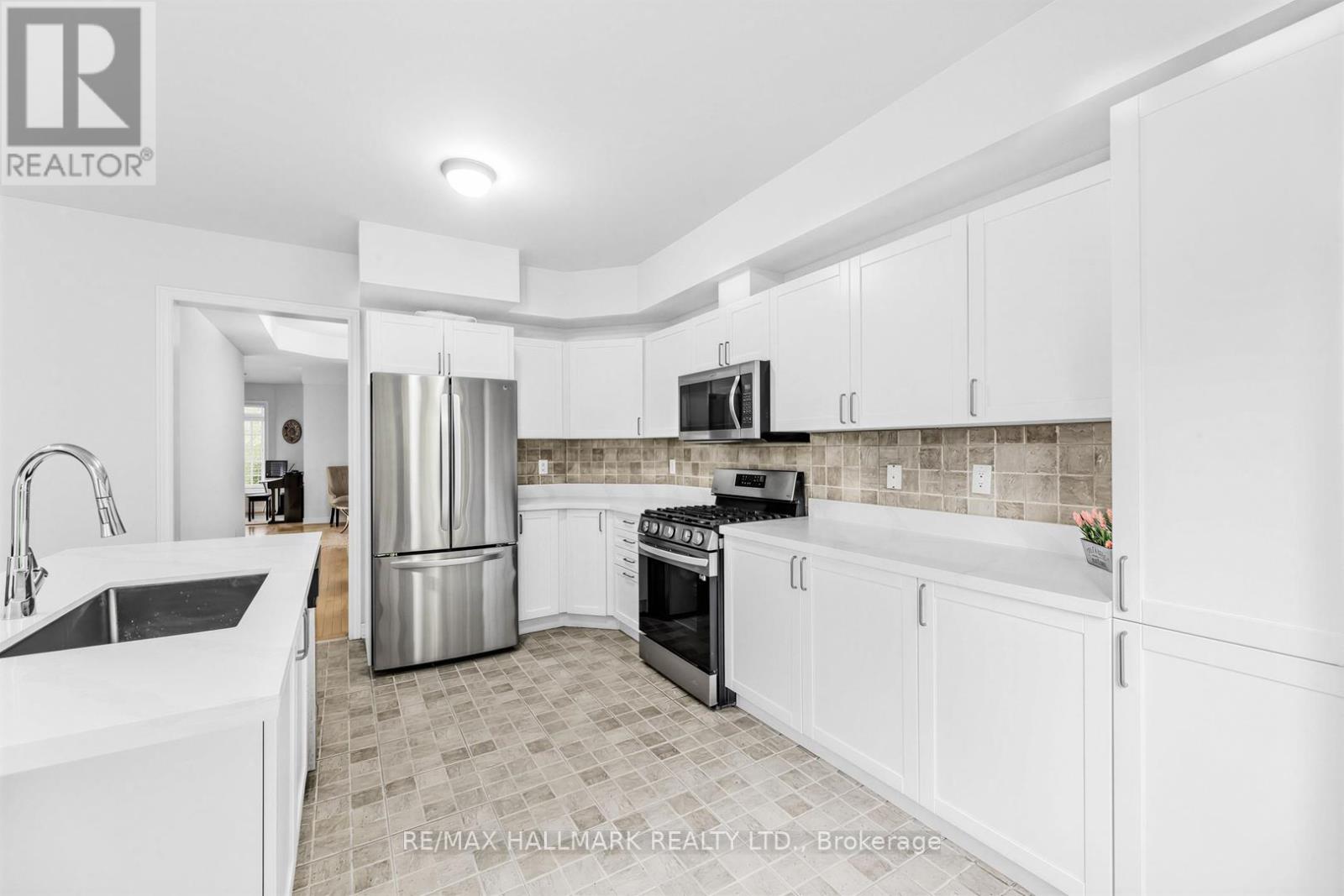 76 WESTBURY COURT - 9