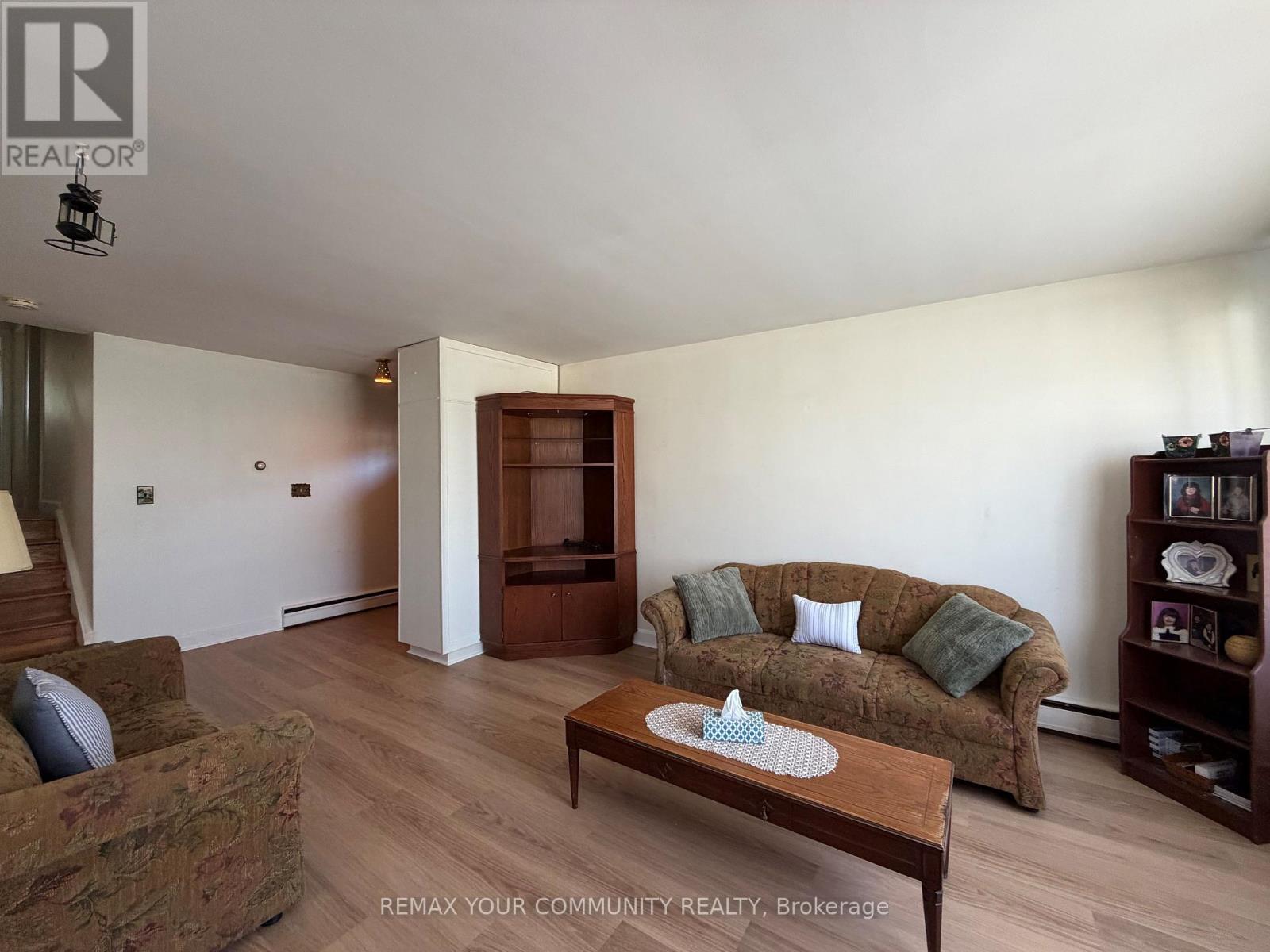 25 FORDWICH CRESCENT - 6