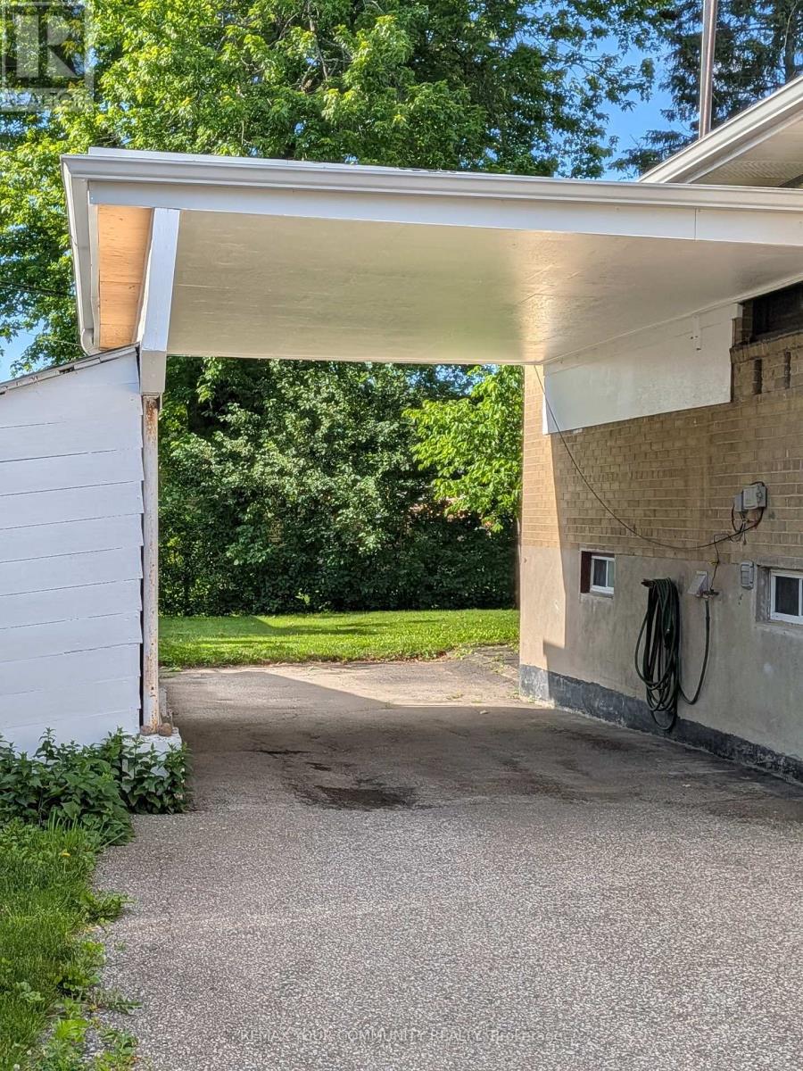 25 FORDWICH CRESCENT - 3