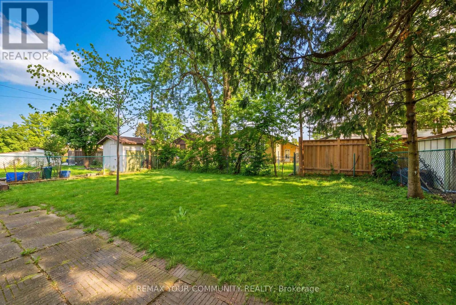25 FORDWICH CRESCENT - 32