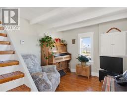 9 Loop Road thumbnail 16
