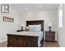 9 Loop Road thumbnail 25