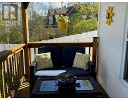 9 Loop Road thumbnail 33
