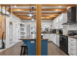 9 Loop Road thumbnail 9