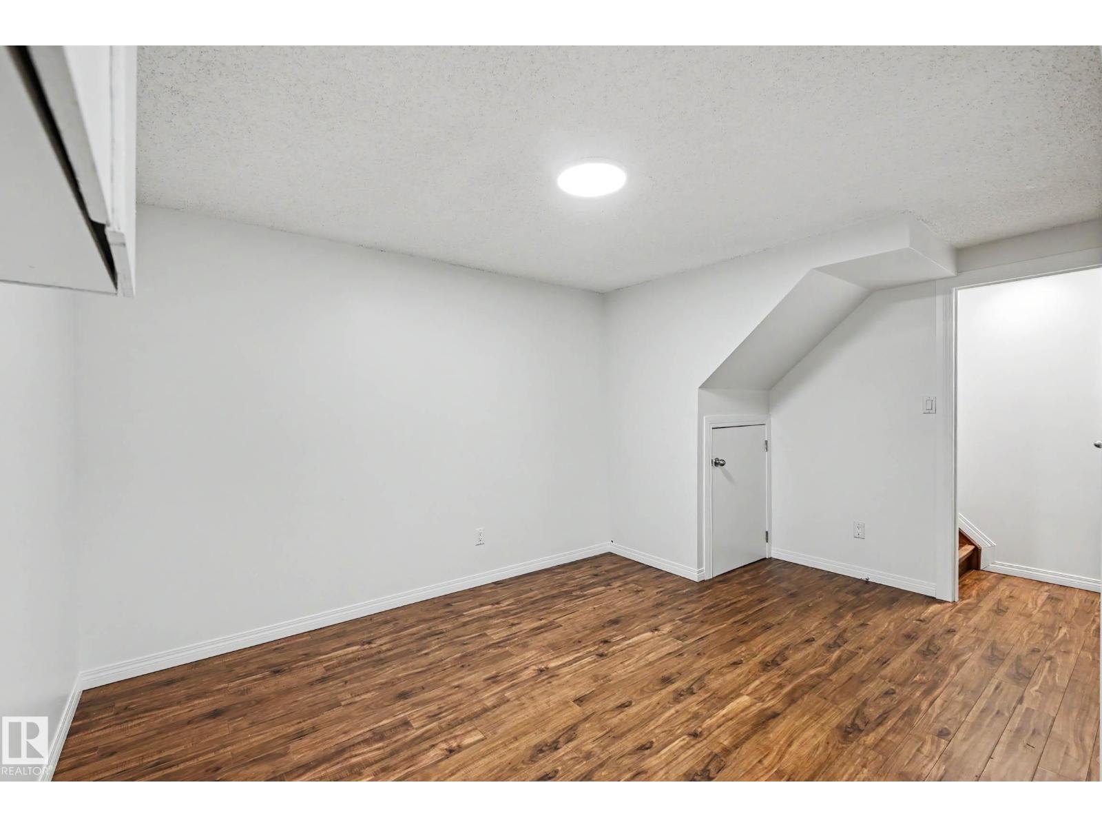#8 14225 82 ST NW — photo 22