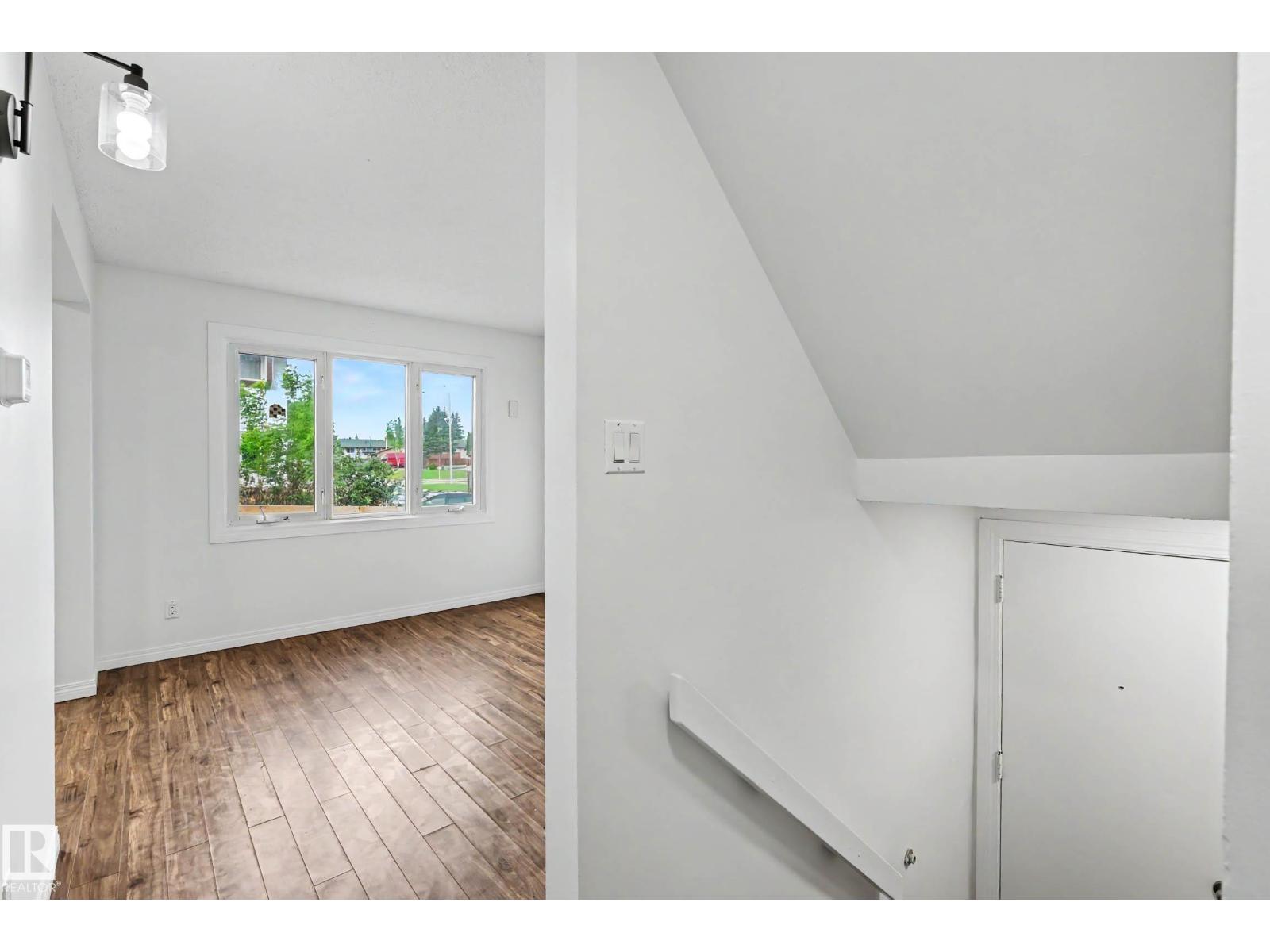 #8 14225 82 ST NW - photo 3