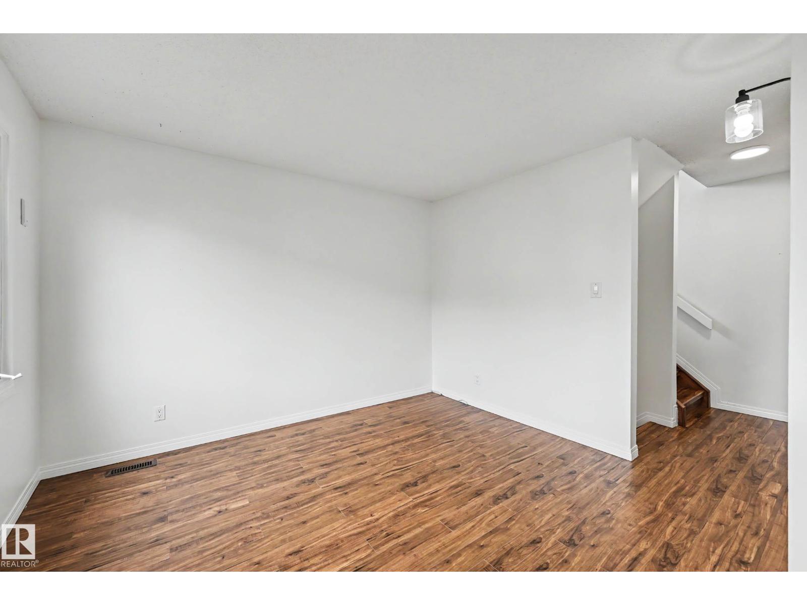 #8 14225 82 ST NW - photo 5