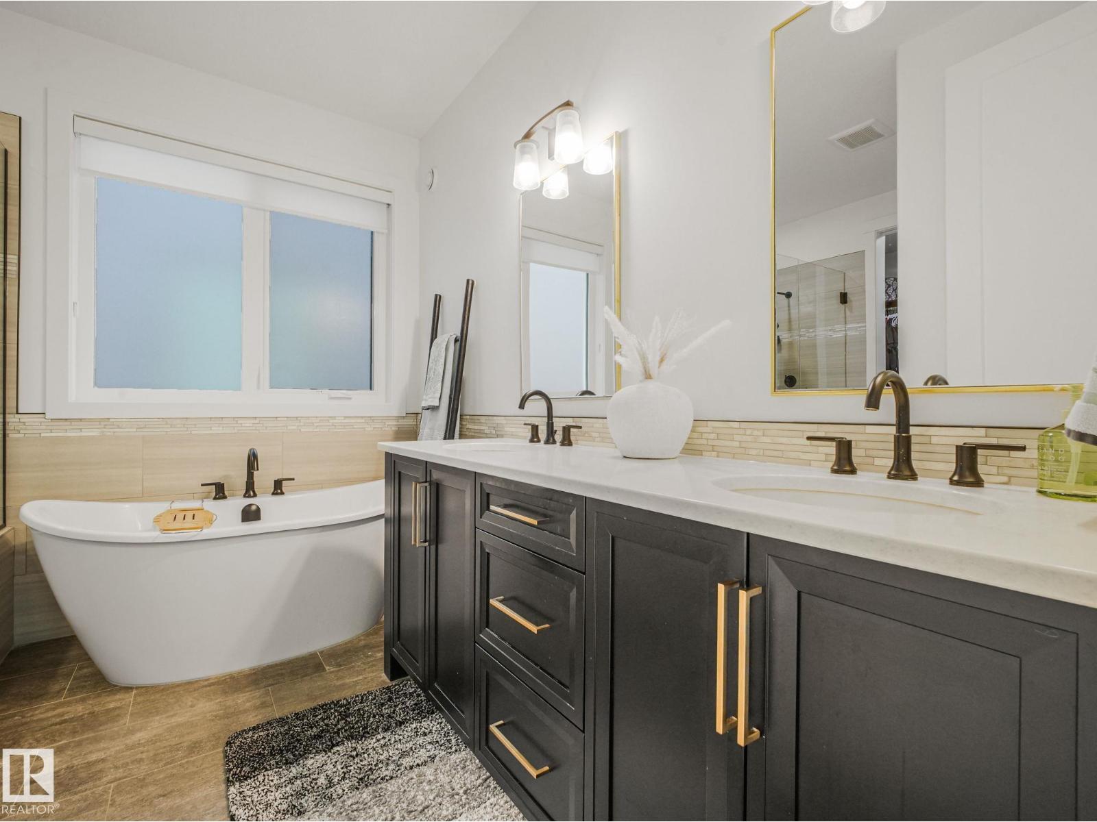 106 EDGEWATER CI - 25