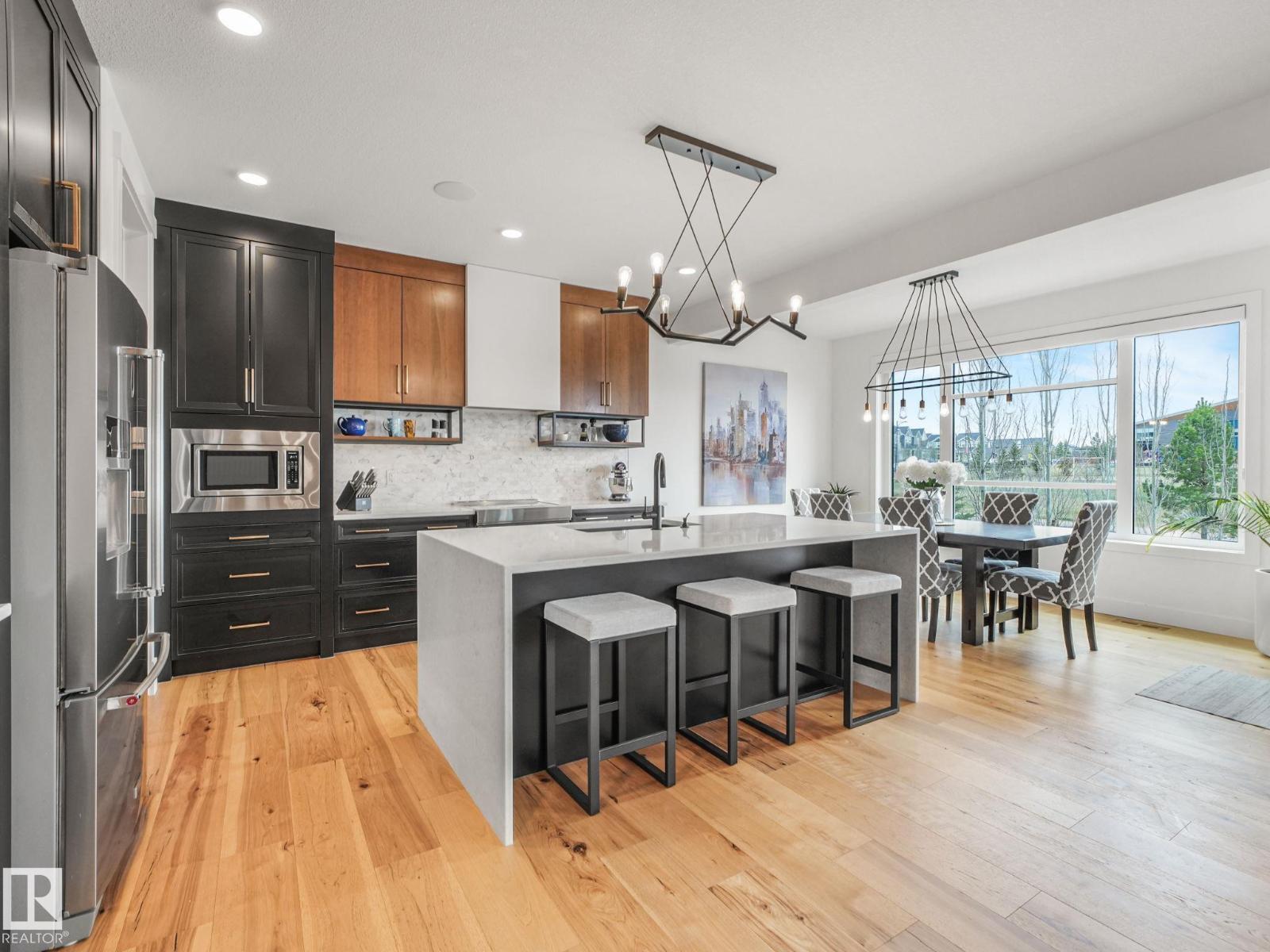106 EDGEWATER CI - 8