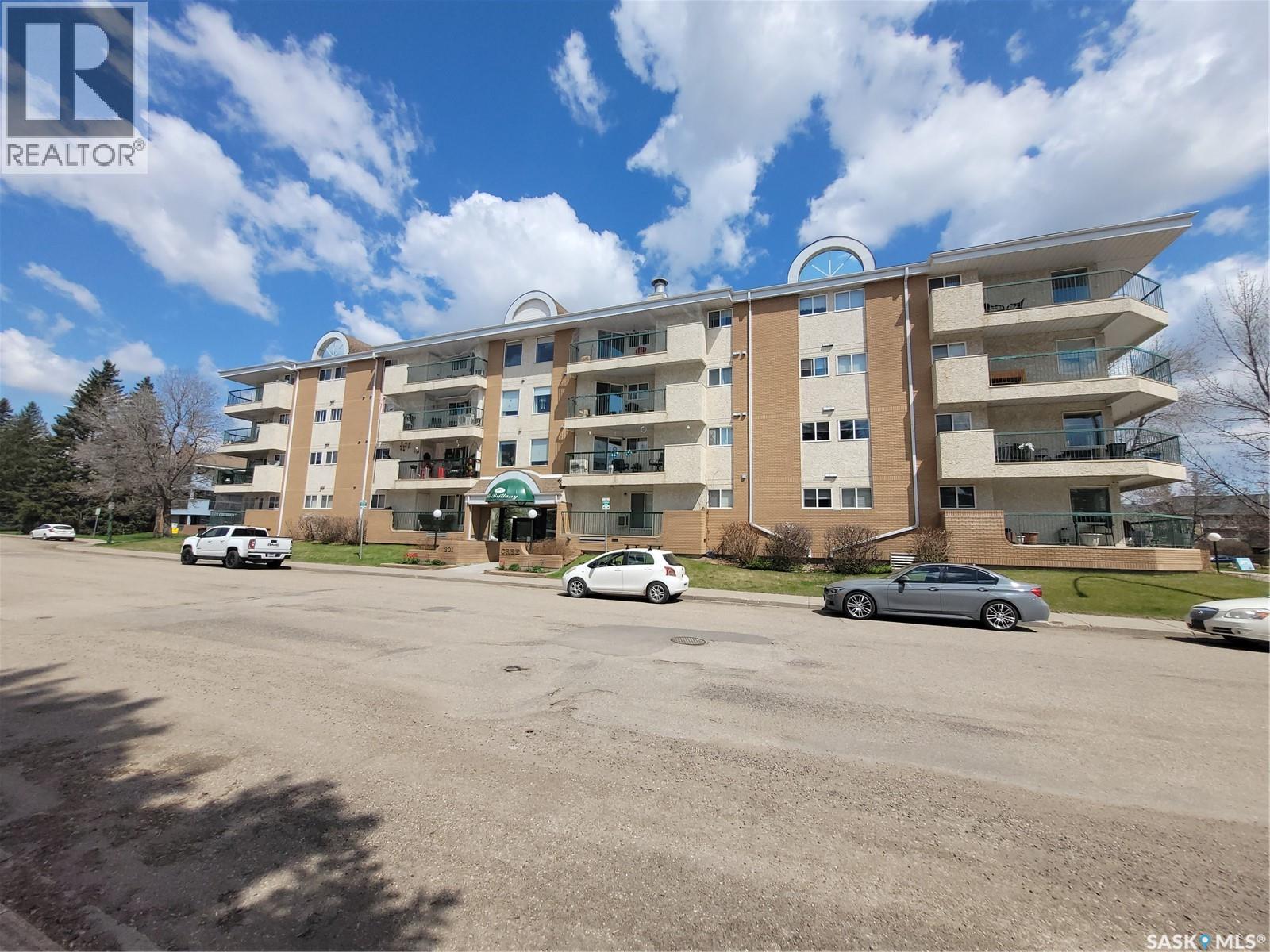 #409 301 Cree CRESCENT - 1