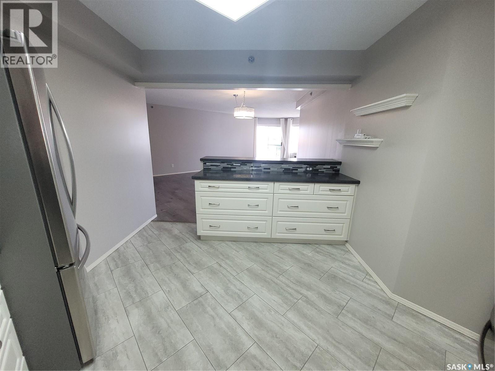 #409 301 Cree CRESCENT - 4