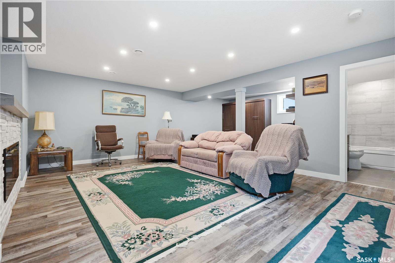 4009 Alton CRESCENT - 35