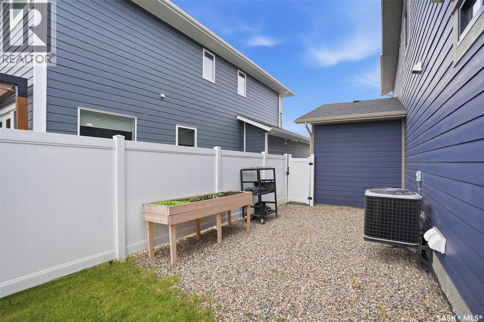 322 Dagnone CRESCENT — photo 45