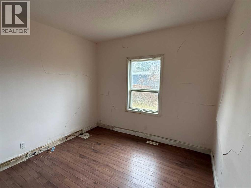 502 1 Street S — photo 11