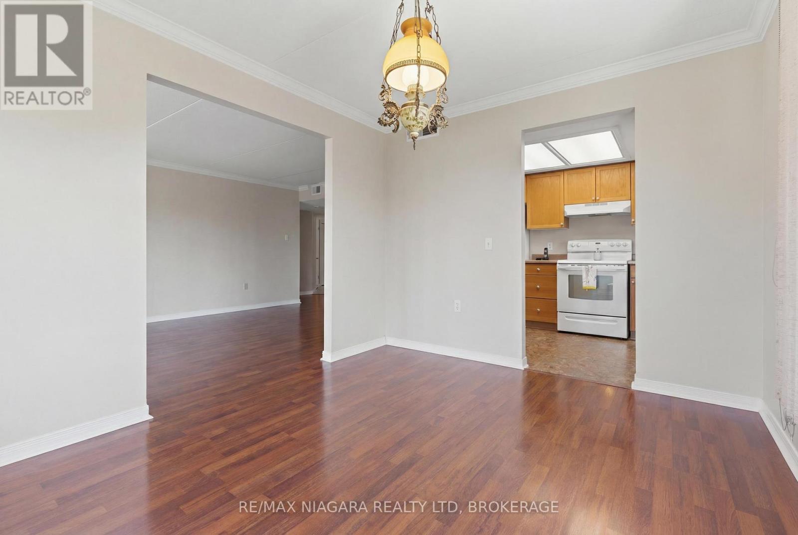 #210 3420 FREDERICK AVENUE - 12