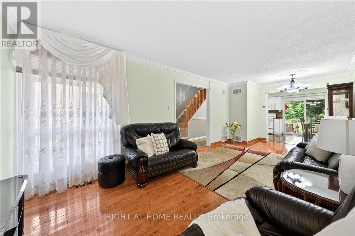 72 REJANE CRESCENT - 7