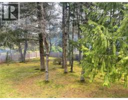 247 Huson Rd, Qualicum Beach, BC V9K2A2 Photo 38