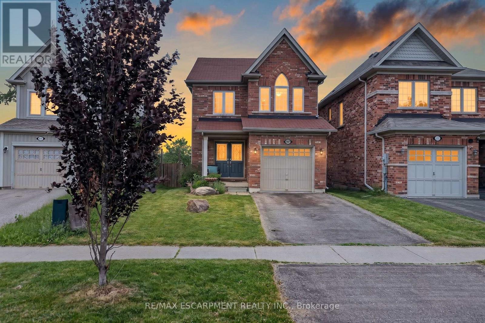 557 BALDWIN CRESCENT - 1