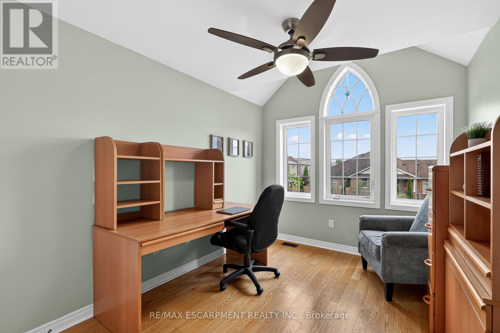 557 BALDWIN CRESCENT - 35