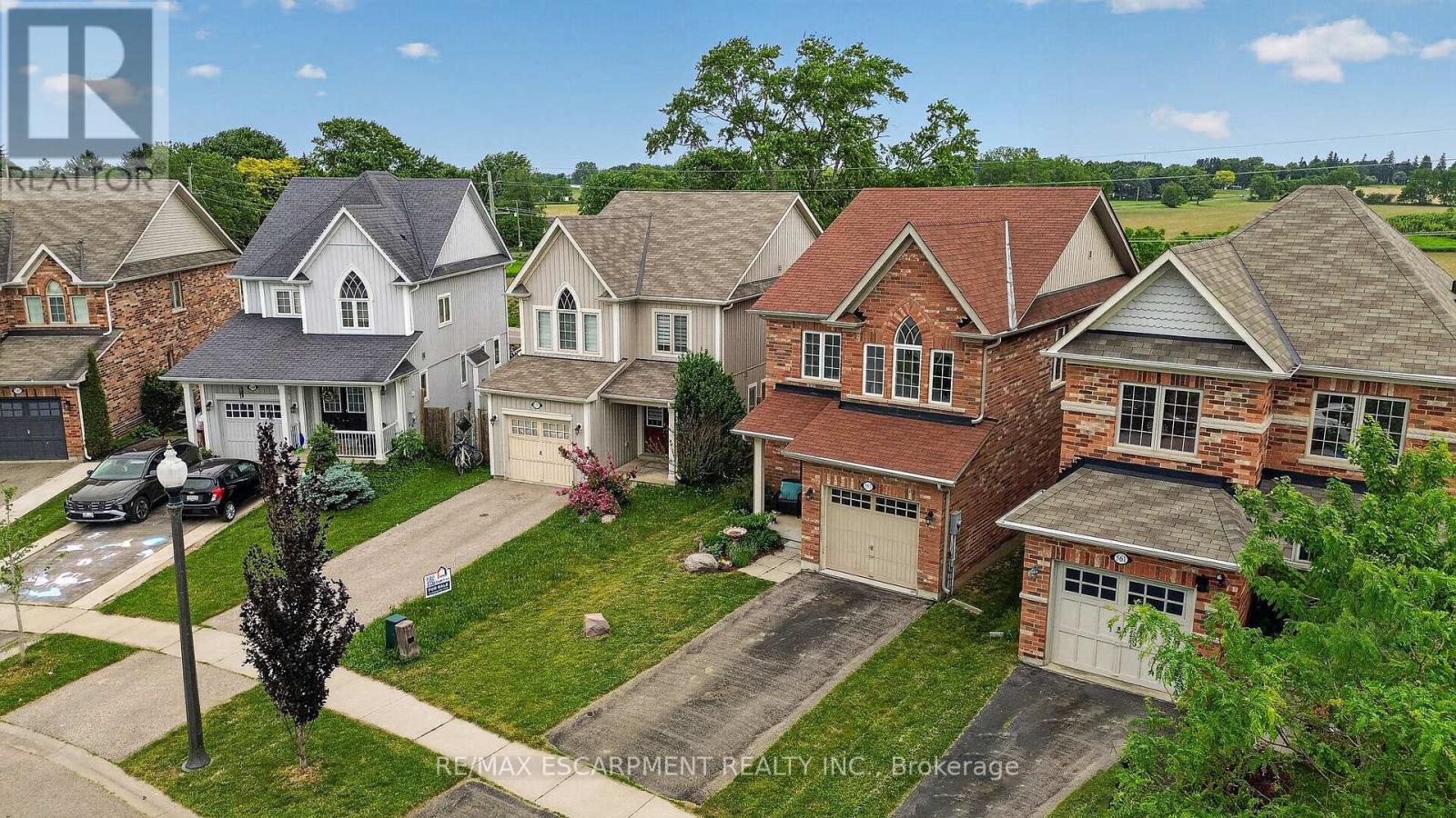 557 BALDWIN CRESCENT - 4