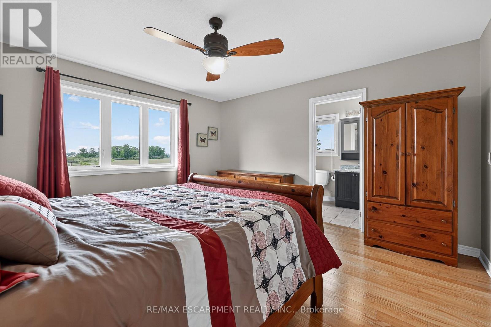 557 BALDWIN CRESCENT - 40