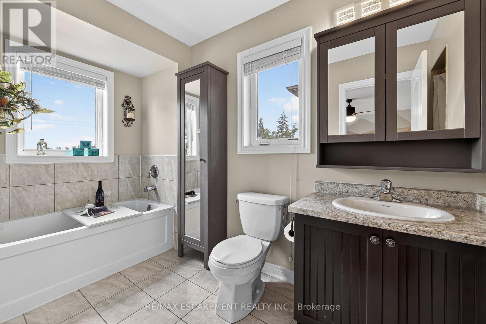 557 BALDWIN CRESCENT - 41