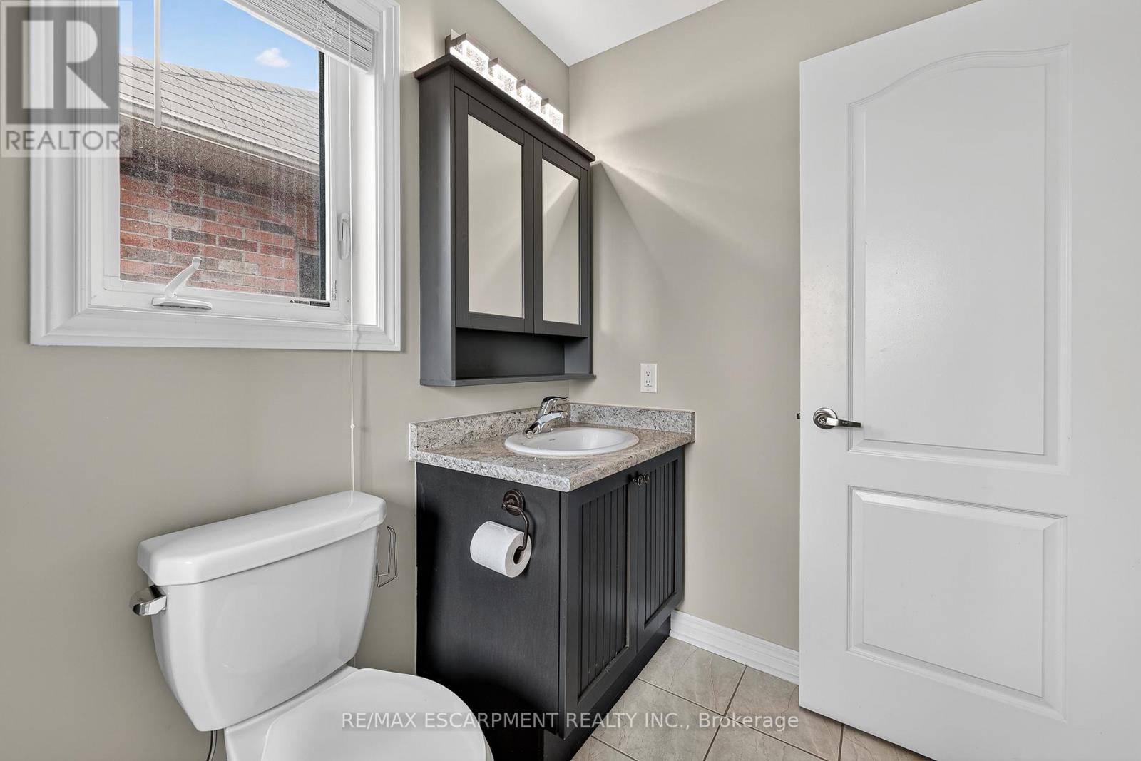 557 BALDWIN CRESCENT - 43