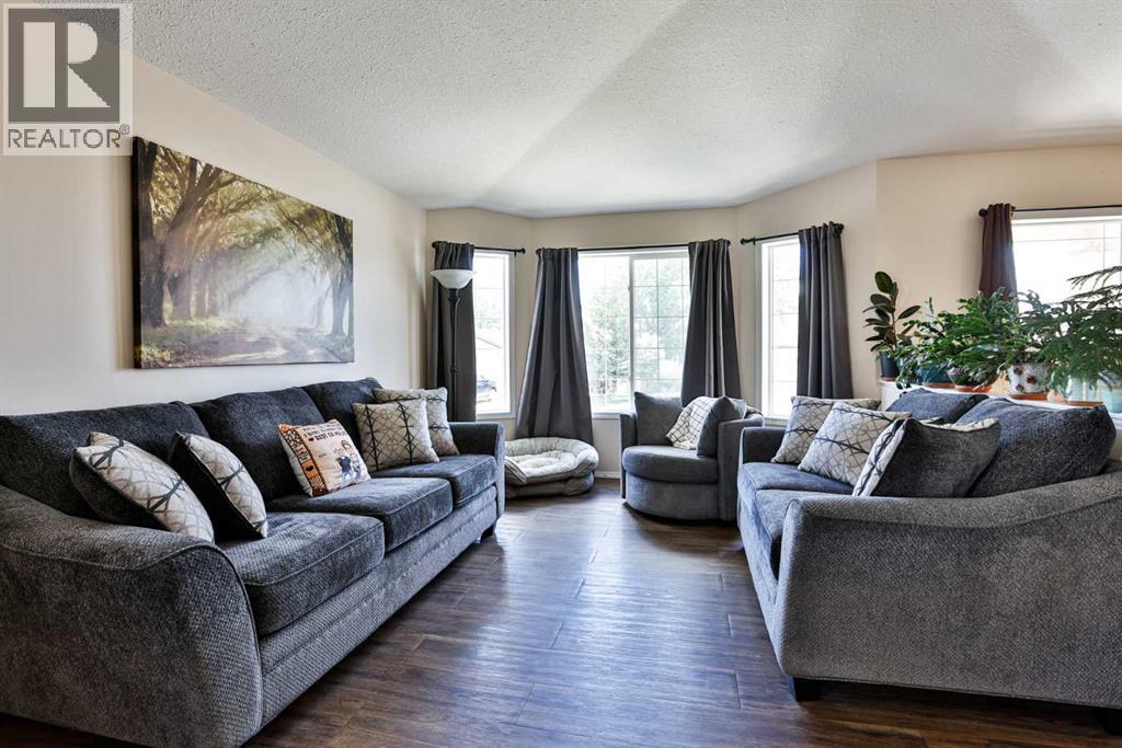 34 Chilcotin Way W - photo 3