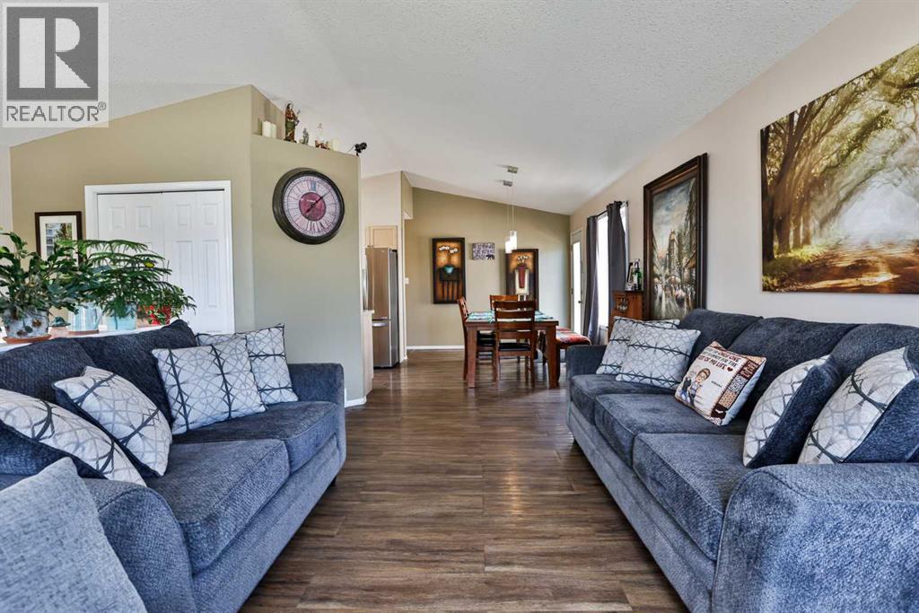 34 Chilcotin Way W - photo 4