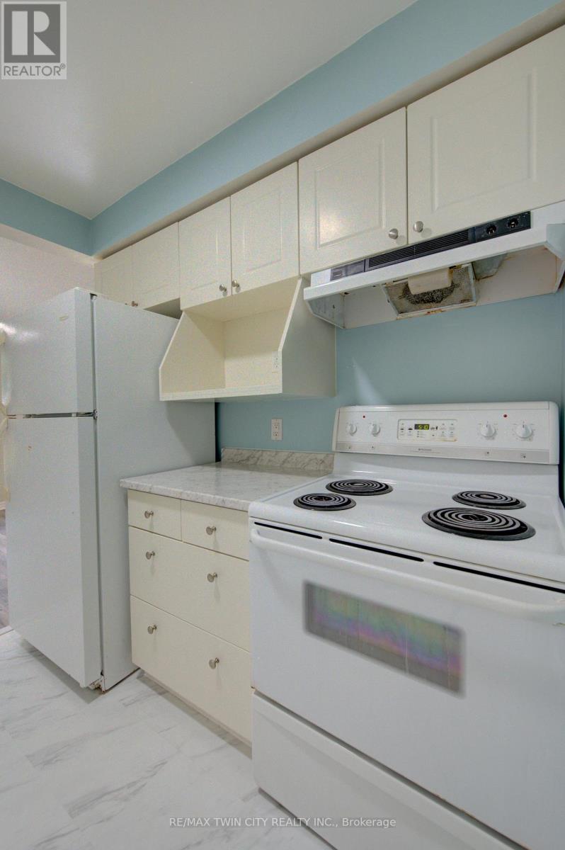 #4 417 KEATS WAY - 18