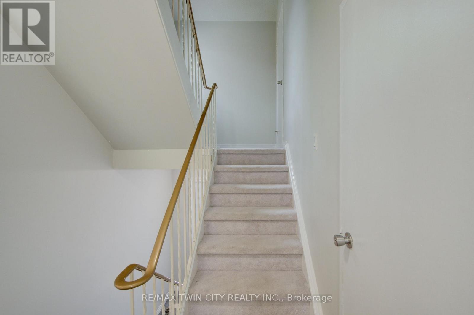 #4 417 KEATS WAY - 19