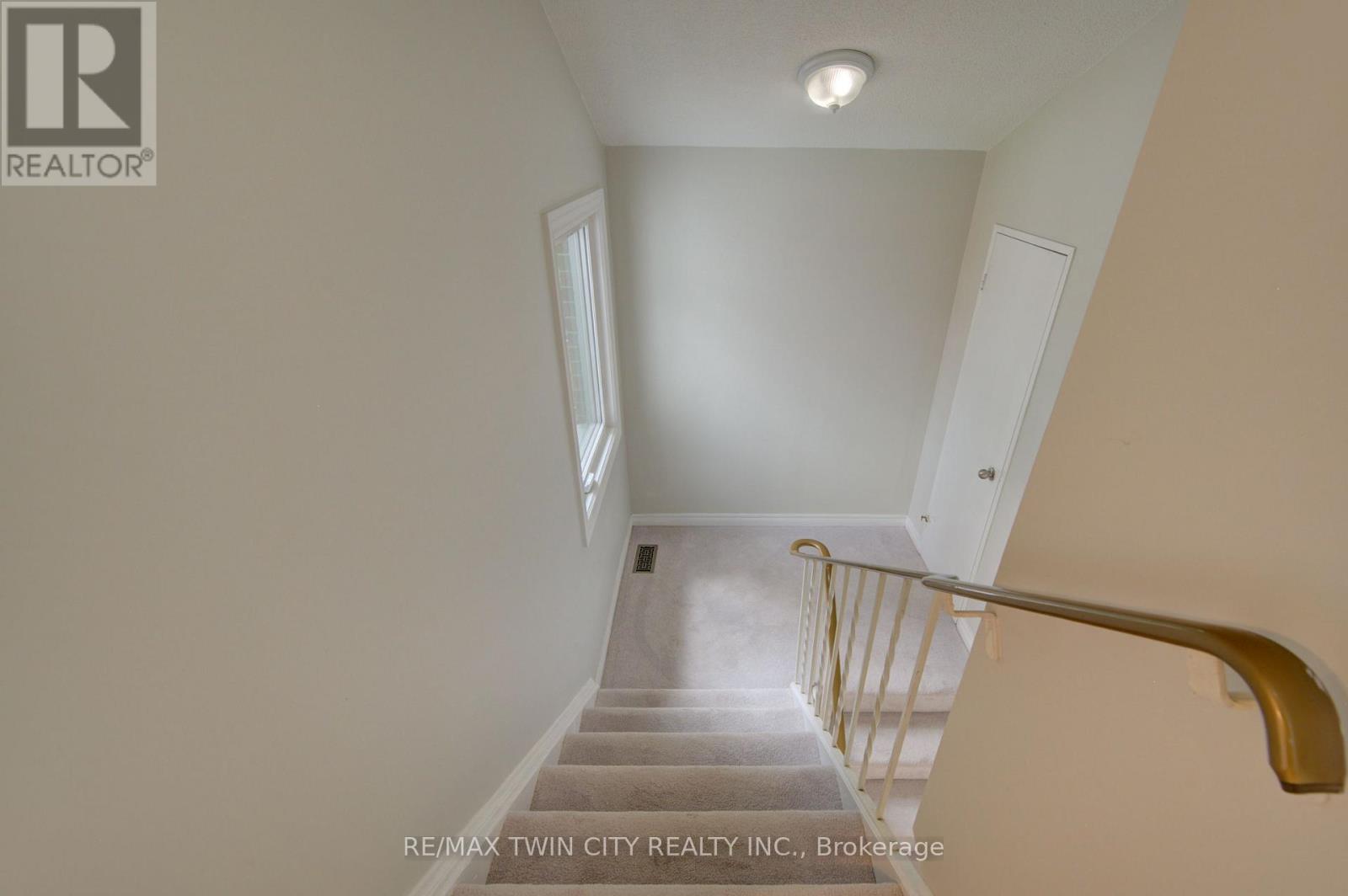 #4 417 KEATS WAY - 20