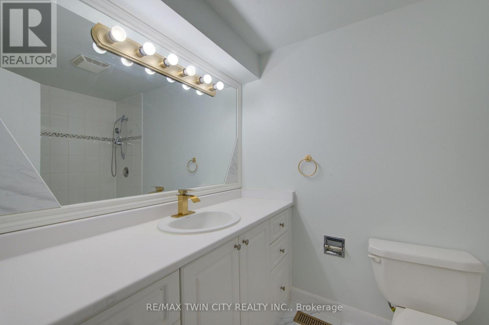 #4 417 KEATS WAY - 25