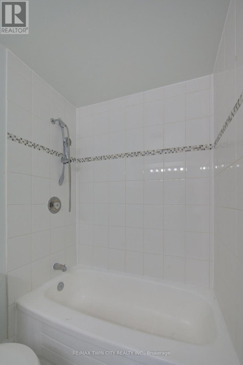 #4 417 KEATS WAY - 27