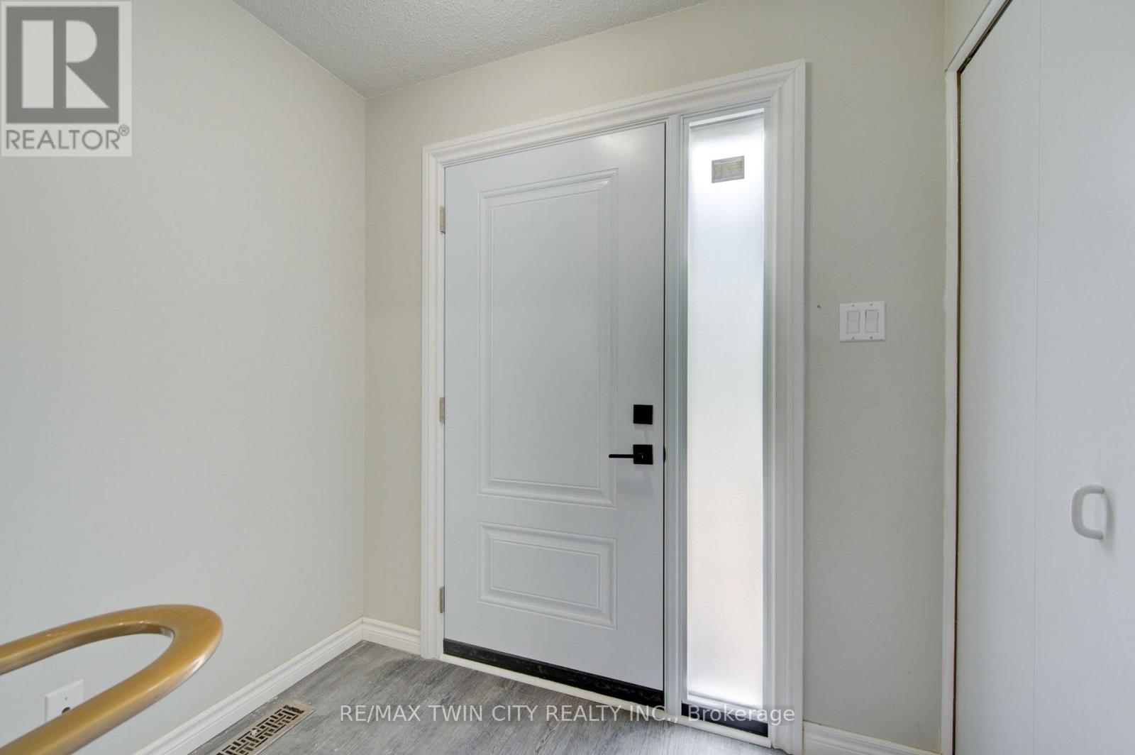 #4 417 KEATS WAY - 5