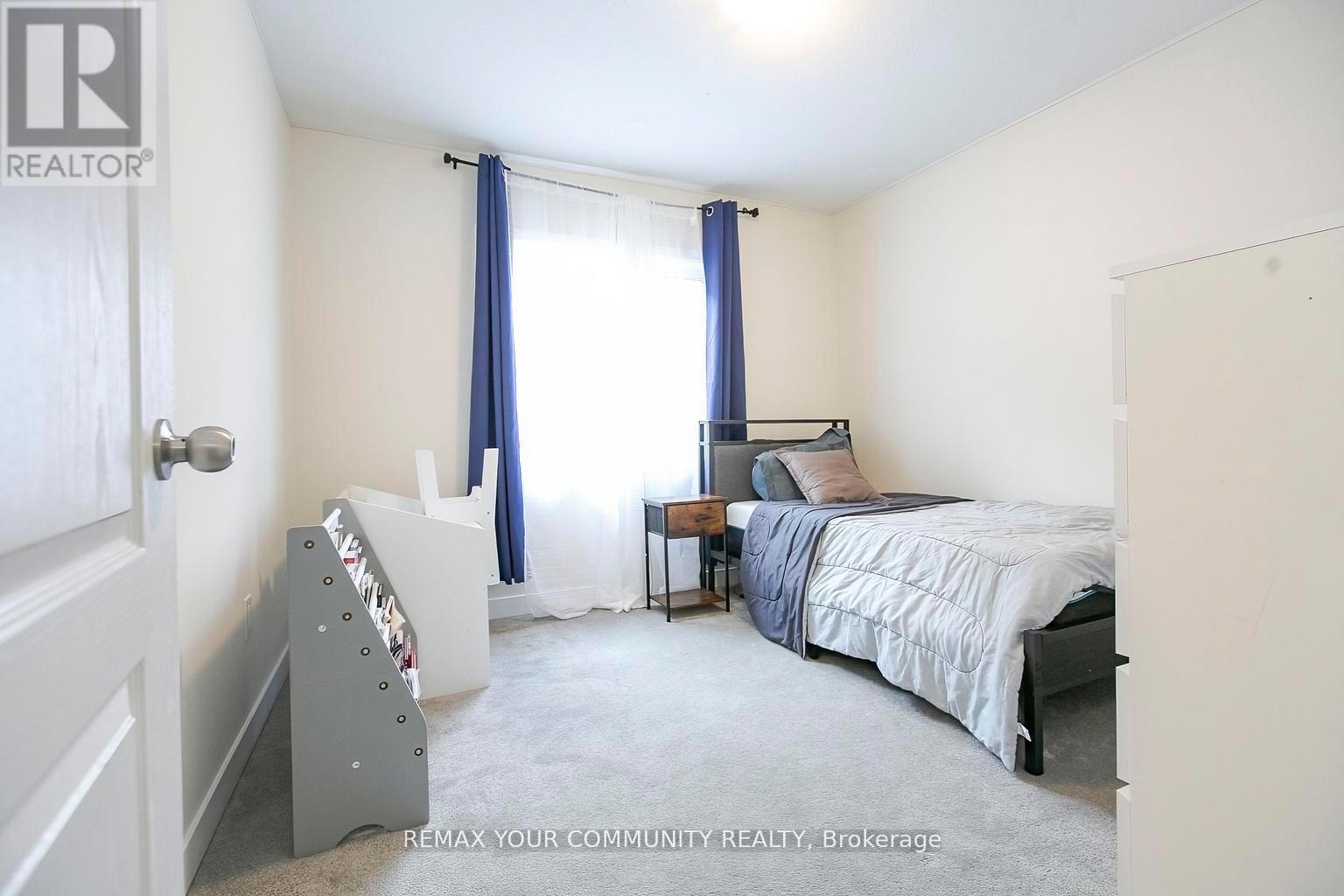 106 HIGGINS AVENUE - 12