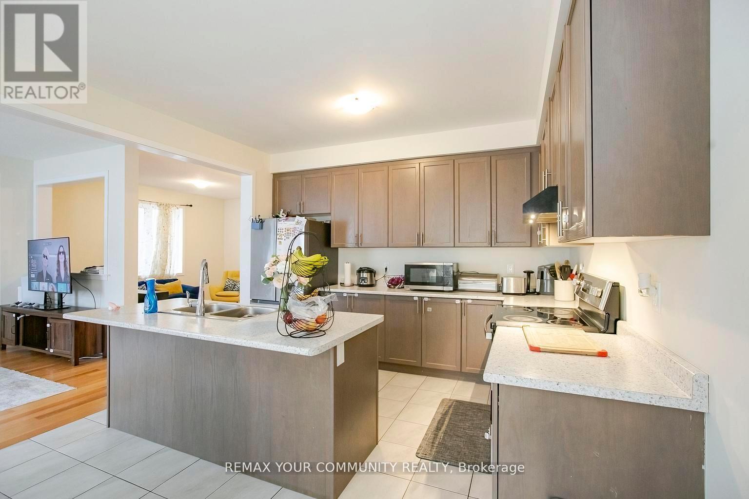 106 HIGGINS AVENUE - 19