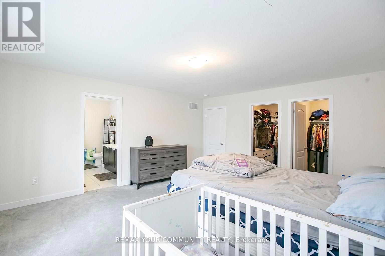 106 HIGGINS AVENUE - 25