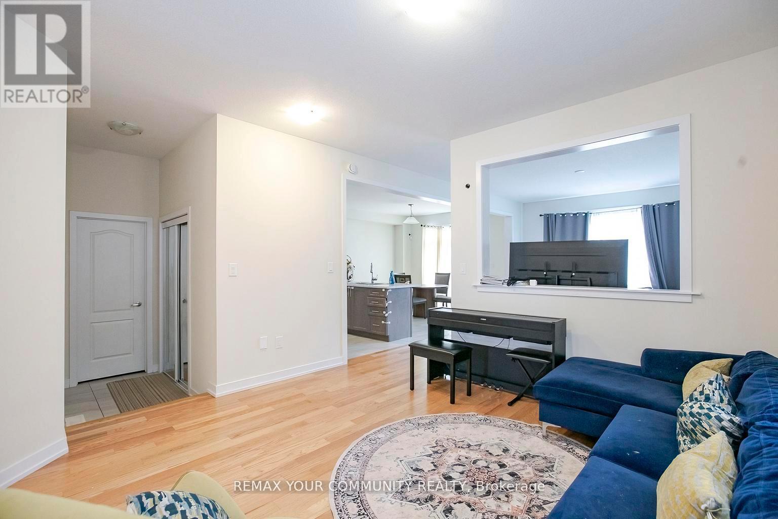 106 HIGGINS AVENUE - 34