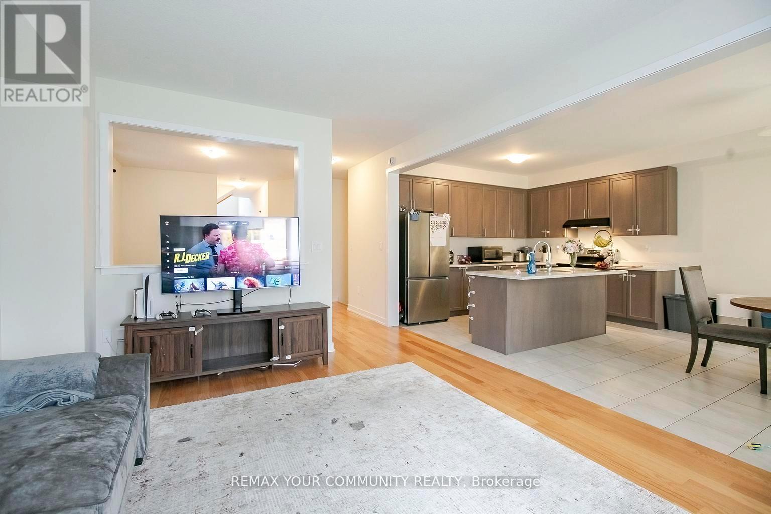 106 HIGGINS AVENUE - 38