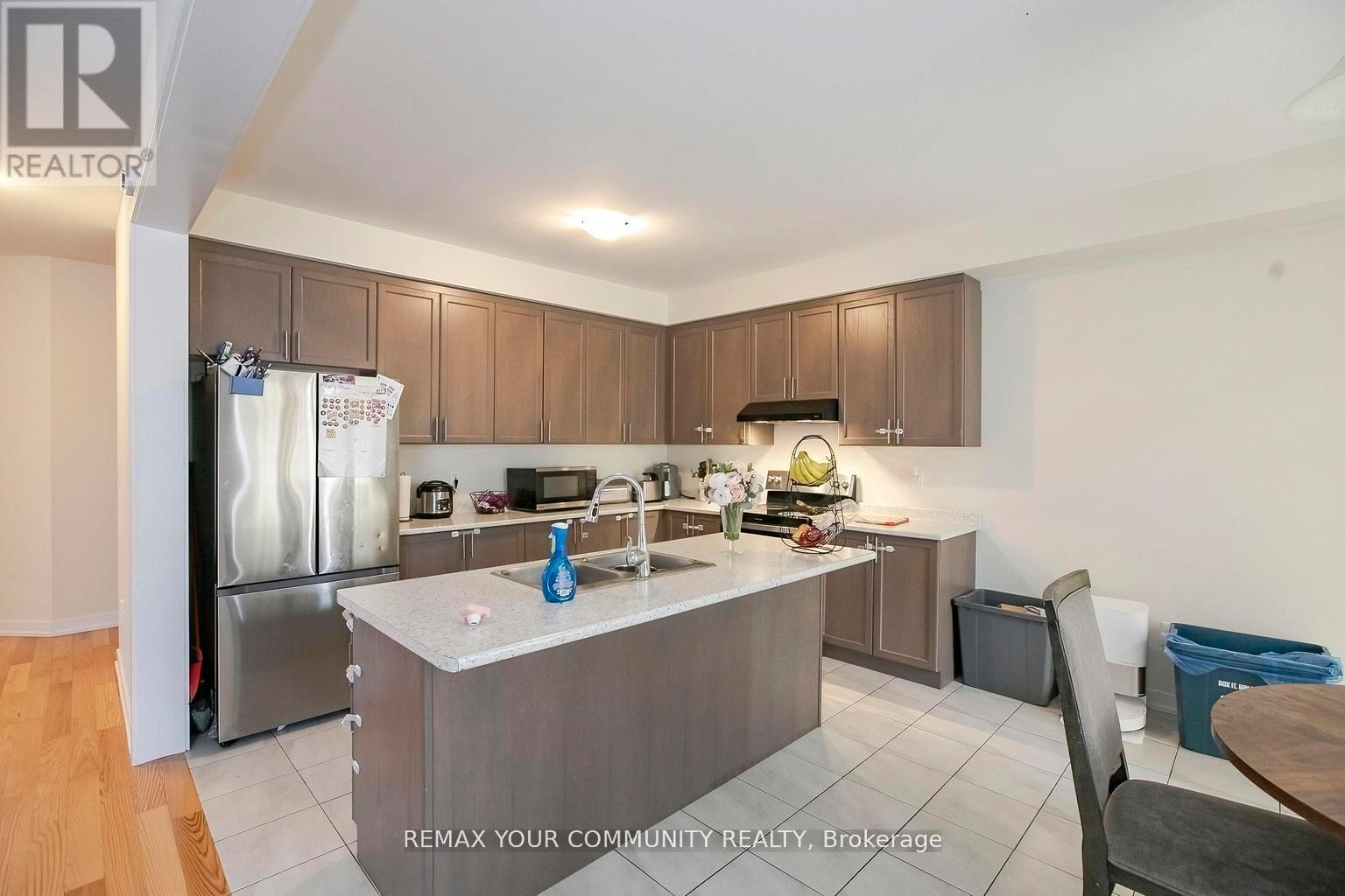106 HIGGINS AVENUE - 39