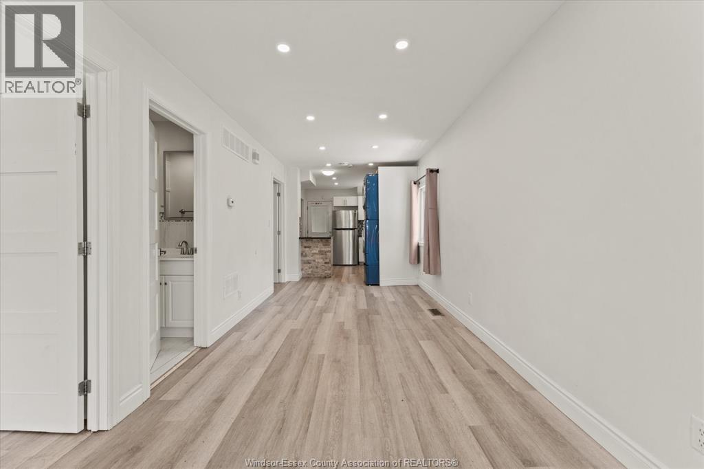 972 WELLINGTON AVENUE - 6