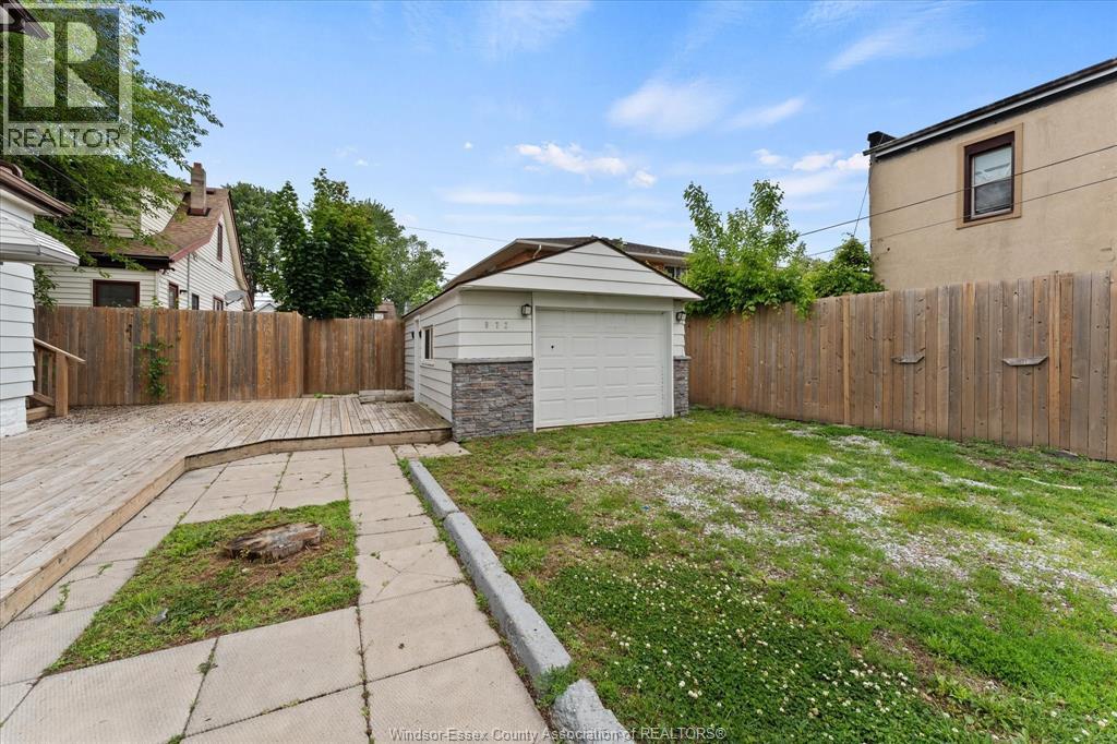 972 WELLINGTON AVENUE - 27